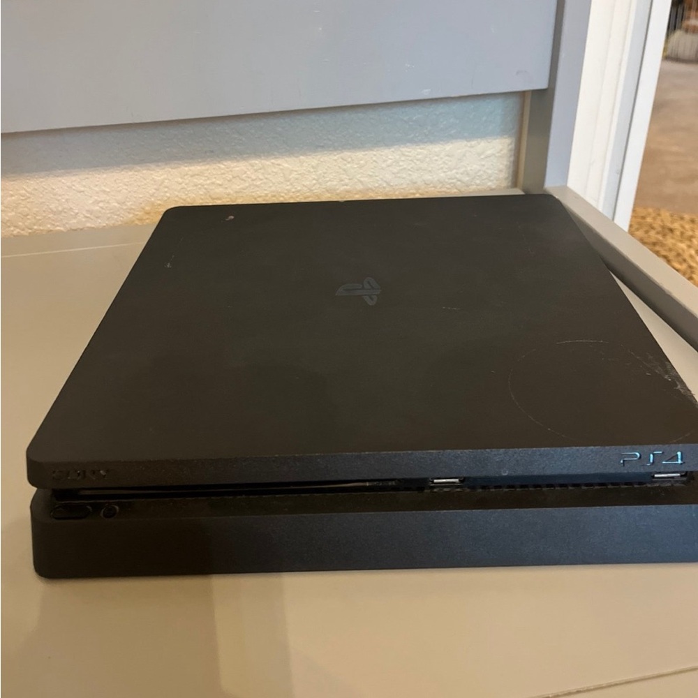 PLAYSTATION 4 (BLACK) COMES WITH 1 CONTROLLER!! (CAMO) BOTH CABLES - Picture 3 of 7